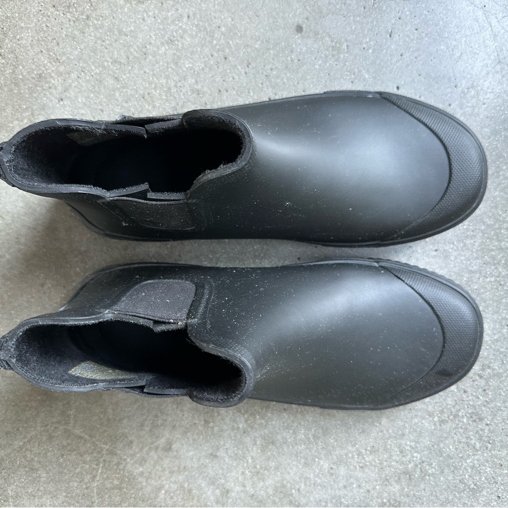Tretorn Men’s size 8 black Gus rubber rain boot - new and unworn